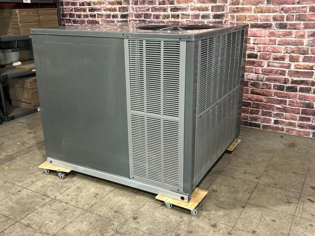 4 Ton Two-Stage Convertible Natural Gas/Electric Packaged Unit, 15 SEER2, 208-230/60/1, R410A