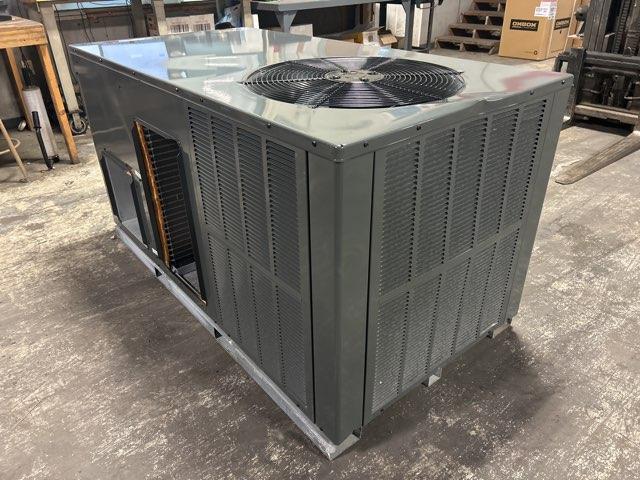 3 Ton Single-Stage Horizontal Packaged Heat Pump Unit, 15.2 SEER2, 208-230/60/1, R410A