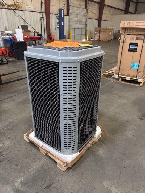 3 Ton Variable Speed Split-System Communicating Compatible Heat Pump 208-230/60/1 R410A 18 SEER