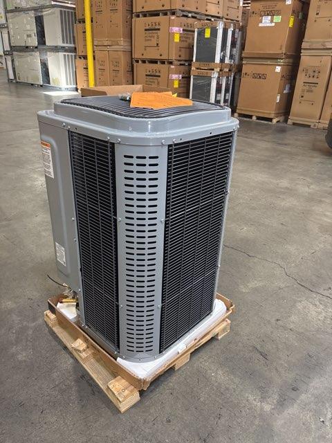 3 Ton Variable Speed Split-System Communicating Compatible Heat Pump 208-230/60/1 R410A 18 SEER