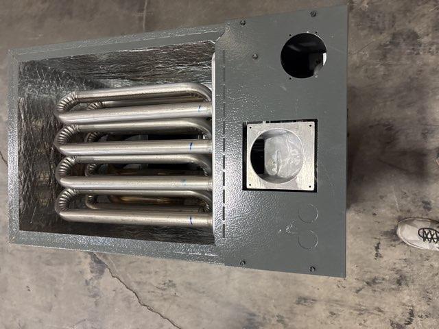 80,000 BTU Two-Stage Up/Horz ECM Variable Speed Comm Compatible Gas Furnace 80% 115/60/1 CFM: 1200