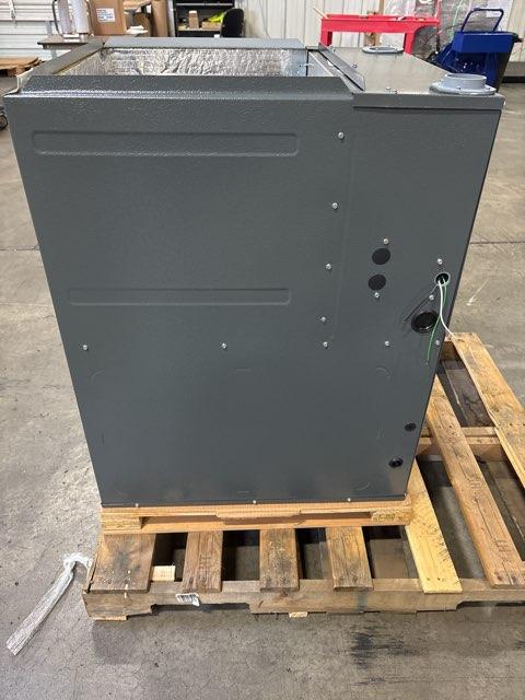 120,000 BTU Low NOx Modulating Up/Horz ECM Var Spd Communicating Gas Furnace 97% 115/60/1 CFM: 2000