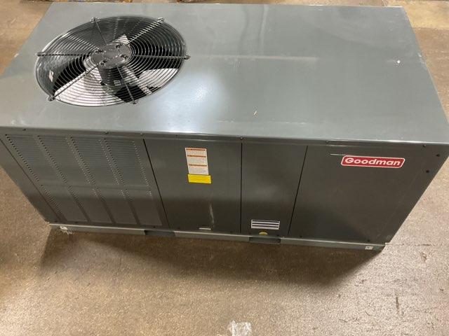 2.5 Ton Single-Stage Horizontal Packaged Heat Pump Unit, 13.4 SEER2, 208-230/60/1, R410A