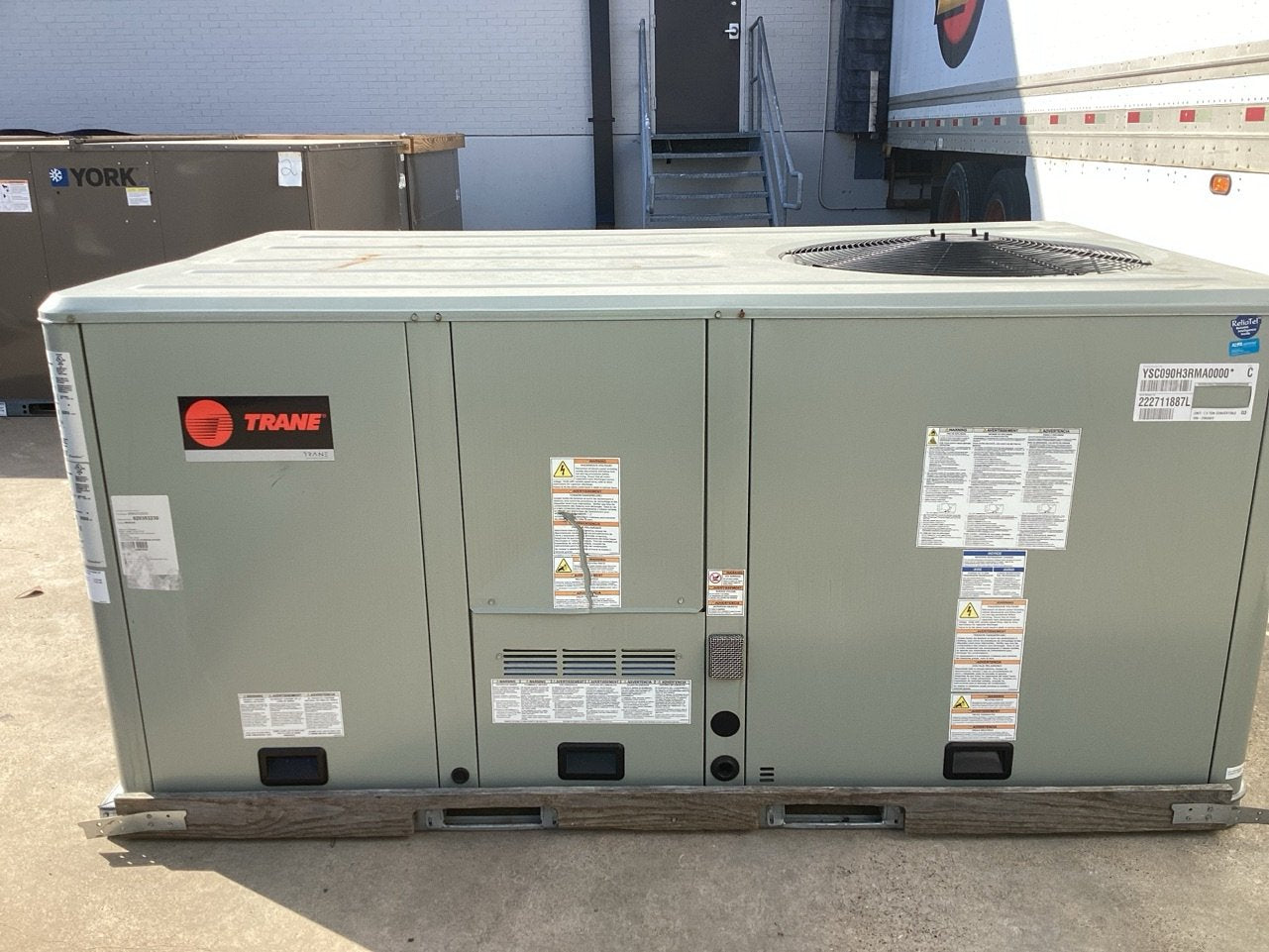 7.5 Ton Single-Stage Convertible Natural Gas/Electric Packaged Unit, 11.2 EER, 208-230/60/3, R410A