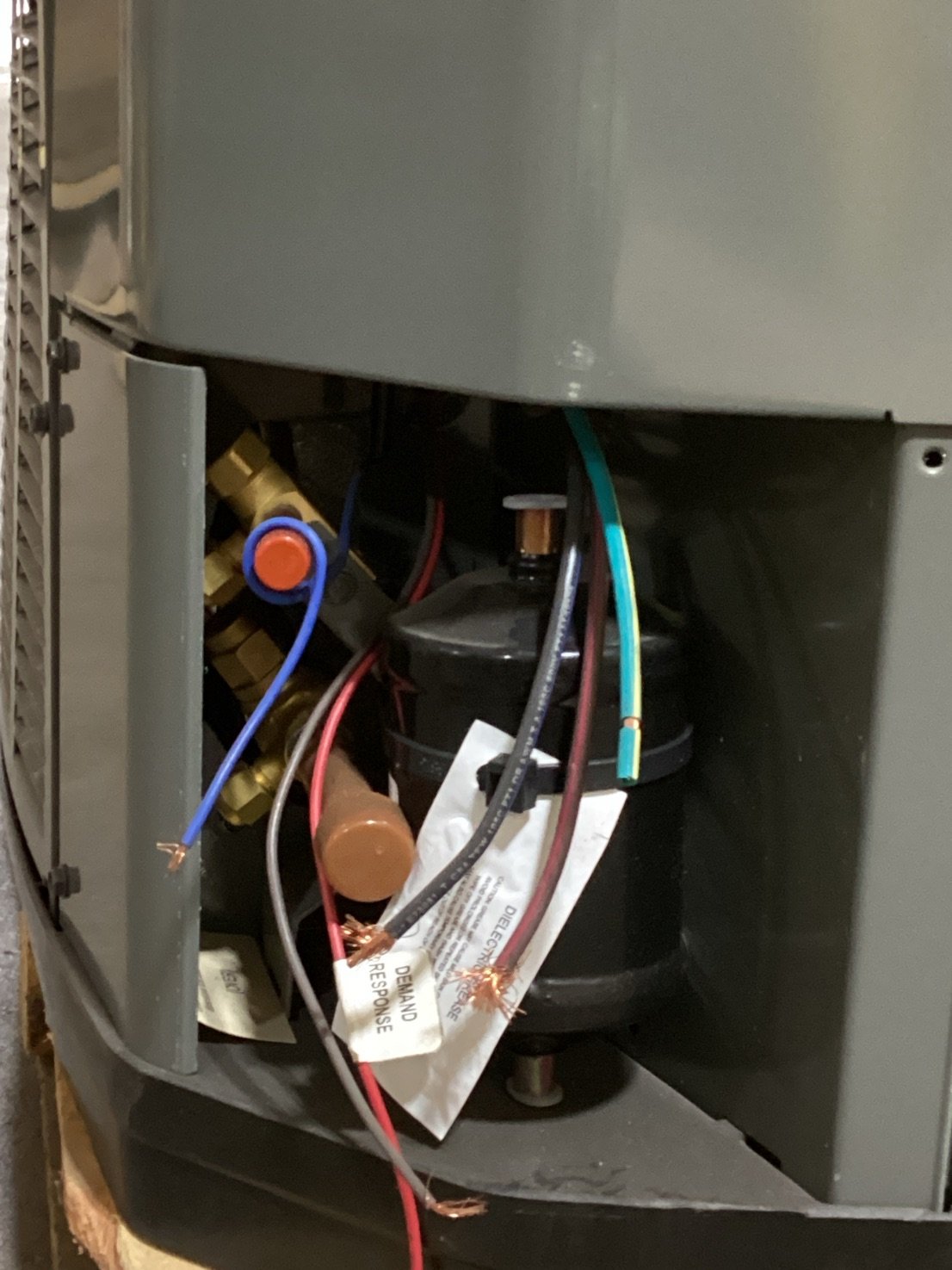 2 Ton Variable Speed Split-System Communicating Air Conditioner 208-230/60/1 R410A 20 SEER