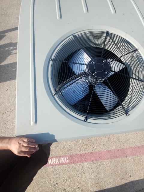 7.5 Ton Three-Stage Convertible Natural Gas/Electric Packaged Unit, 11 EER, 208-230/60/3, R410A
