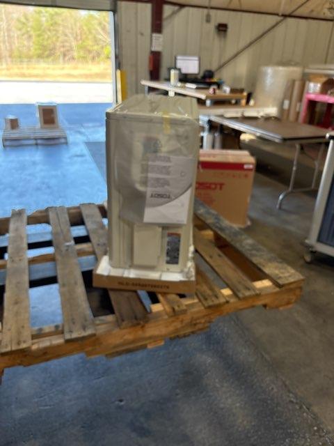 9,000 BTU Single-Zone Outdoor Inverter Heat Pump Mini Split Unit, 19.5 SEER2 208-230/60/1 R-410A