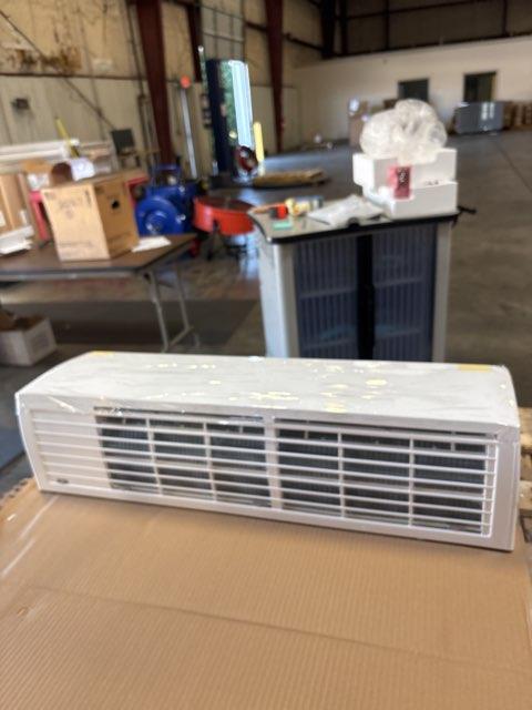 12,000 BTU Single-Zone Indoor Inverter Heat Pump Mini Split Unit, 17 SEER 208-230/60/1 R410A