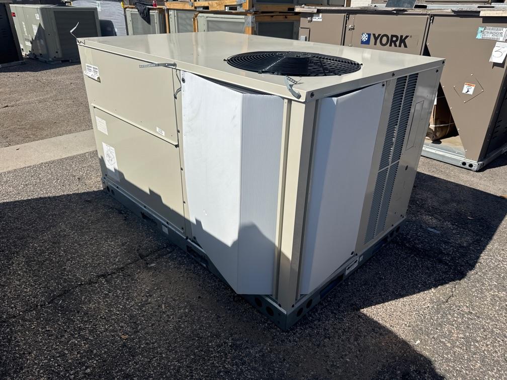 6 Ton Two-Stage Convertible Natural Gas/Electric Packaged Unit, 11.2 EER, 208-230/60/3, R410A