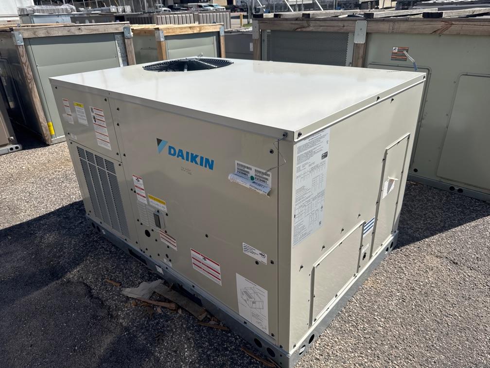 6 Ton Two-Stage Convertible Natural Gas/Electric Packaged Unit, 11.2 EER, 208-230/60/3, R410A