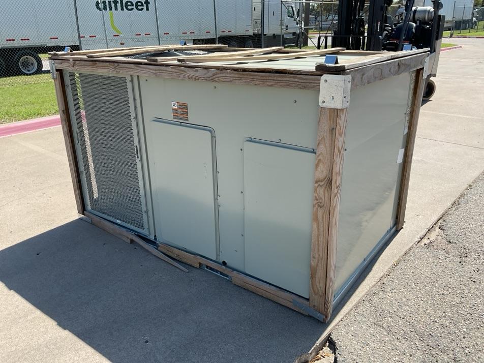 7.5 Ton Three-Stage Convertible Packaged Air Conditioning Unit, 11.2 EER, 208-230/60/3, R410A