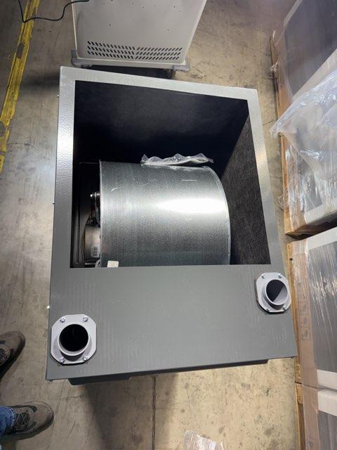 80,000 BTU Low NOx Modulating Down/Horz ECM Var Spd Comm Comp Gas Furnace 97% 115/60/1 CFM: 1600