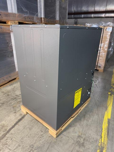 80,000 BTU Low NOx Modulating Down/Horz ECM Var Spd Comm Comp Gas Furnace 97% 115/60/1 CFM: 1600