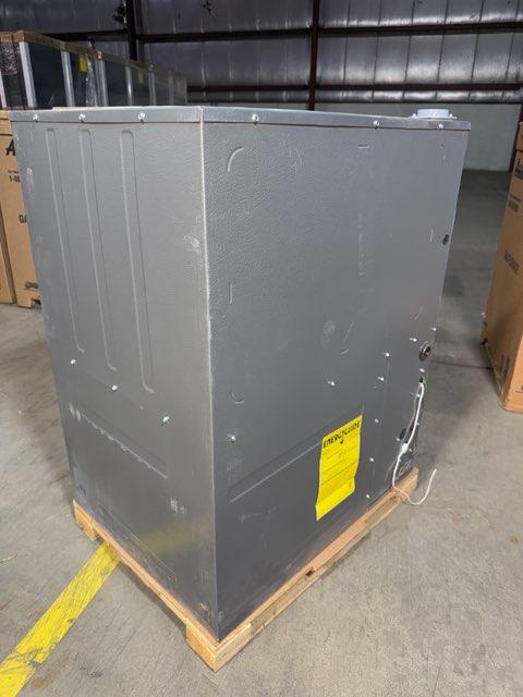 100,000 BTU Modulating Down/Horz ECM Var Spd Comm Compatible Gas Furnace 97% 115/60/1 CFM: 2000