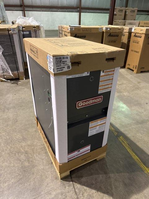80,000 BTU Low NOx Two-Stage Up/Horz ECM Var Spd Comm Compatible Gas Furnace 96% 115/60/1 CFM: 1200