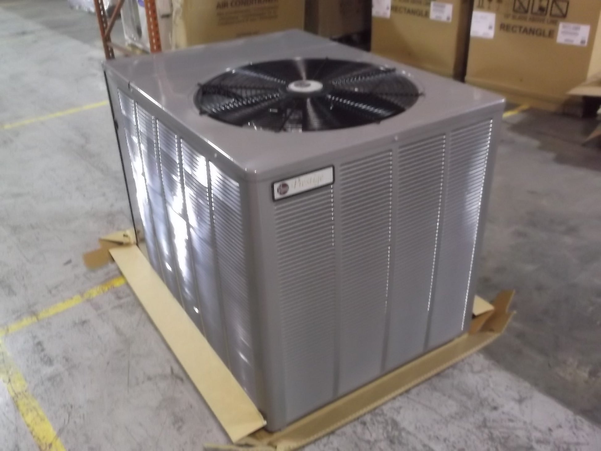 5 TON 2-STAGE SPLIT-SYSTEM AIR CONDITIONERW/COMFORT CONTROL, 18 SEER 208-230/60/1 R-410A