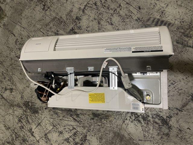 9,000 BTU Packaged Terminal Heat Pump with 3.5 KW Heat, 208-230/60/1, R410A