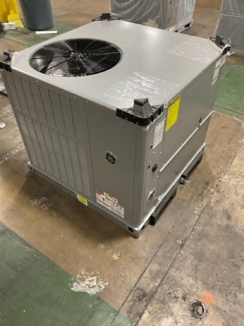 3 Ton Ultra Low NOx Single-Stage Convertible Natural G/E Packaged Unit, 14 SEER, 208-230/60/1, R410A