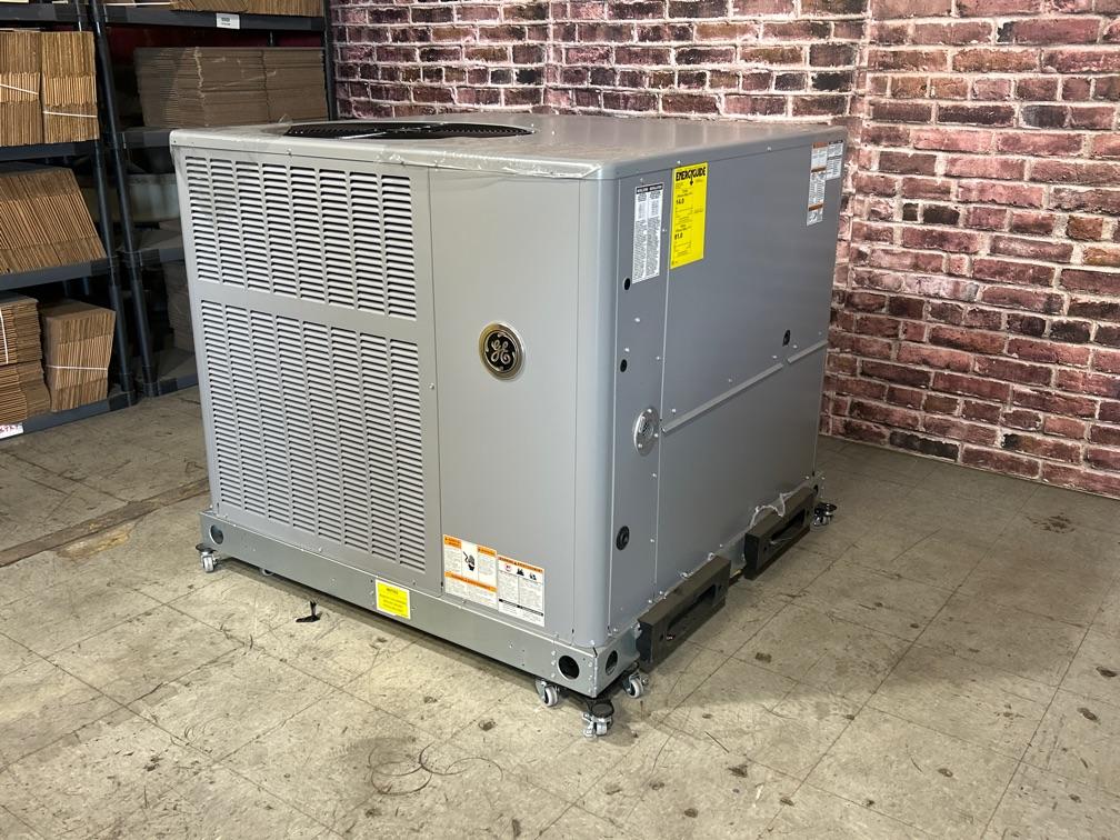 2.5 Ton Single-Stage Convertible Natural Gas/Electric Packaged Unit, 14 SEER, 208-230/60/1, R410A