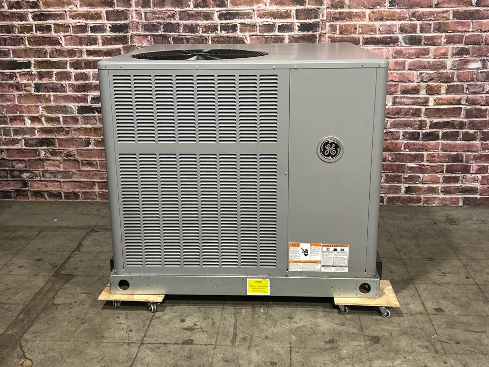 2.5 Ton Low NOx 1-Stage Convertible Natural Gas/Electric Packaged Unit, 14 SEER, 208-230/60/1, R410A