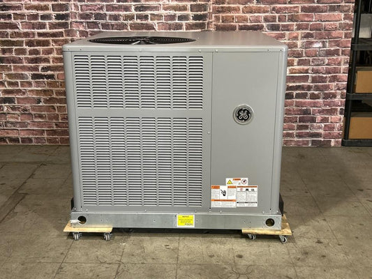 2 Ton Ultra Low NOx Single-Stage Convertible Natural G/E Packaged Unit, 14 SEER, 208-230/60/1, R410A
