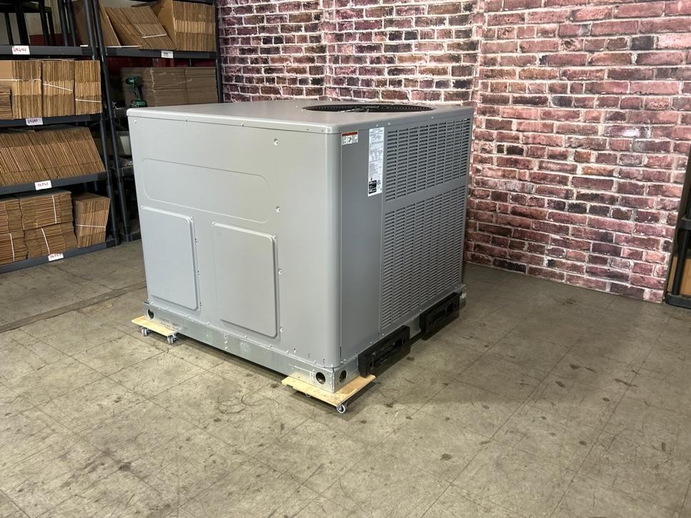 2 Ton Ultra Low NOx Single-Stage Convertible Natural G/E Packaged Unit, 14 SEER, 208-230/60/1, R410A