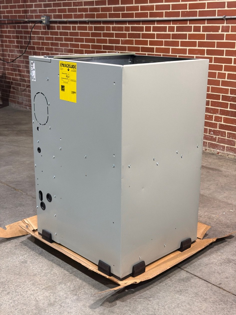 120,000 BTU Modulating Downflow/Horizontal ECM Var Spd Comm Comp Gas Furnace 95% 115/60/1 CFM: 2002