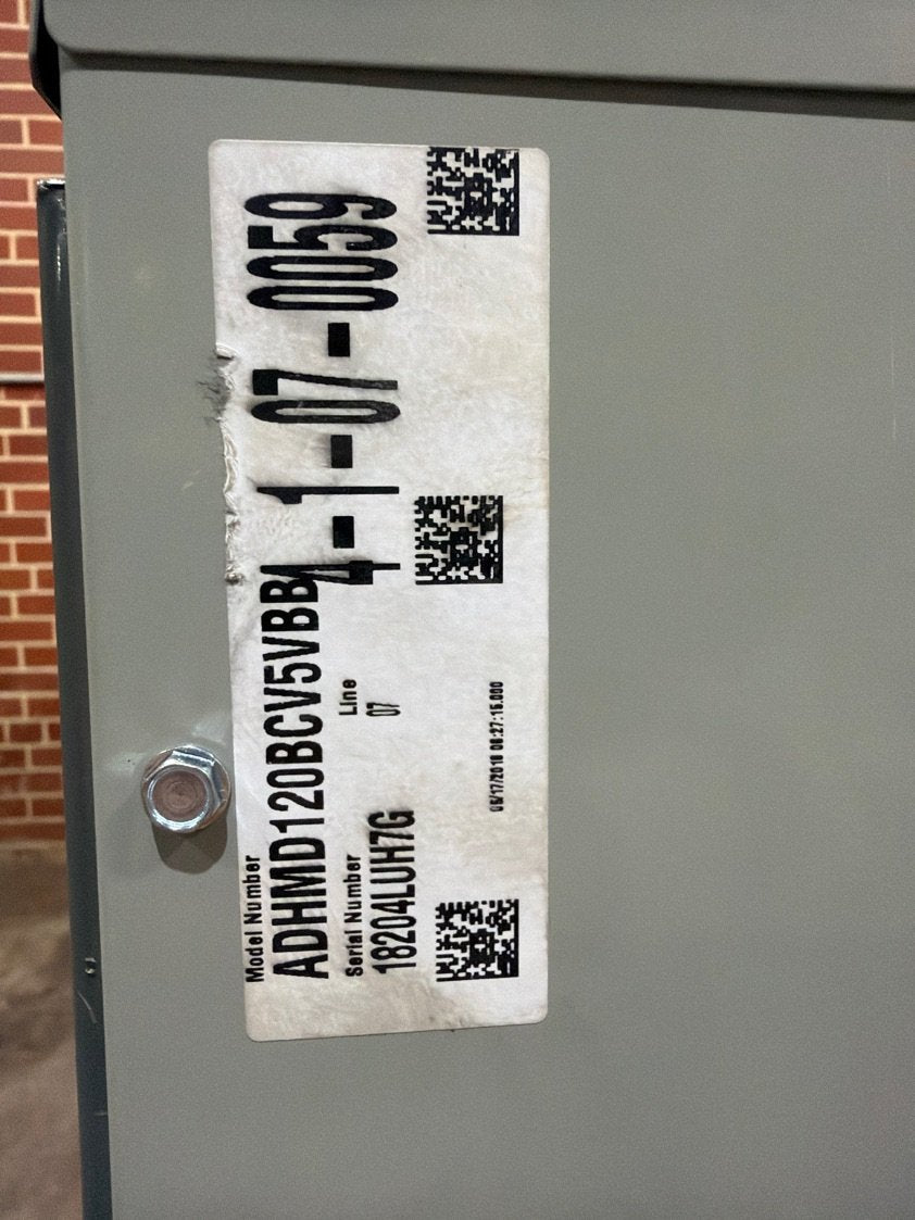120,000 BTU Modulating Downflow/Horizontal ECM Var Spd Comm Comp Gas Furnace 95% 115/60/1 CFM: 2002