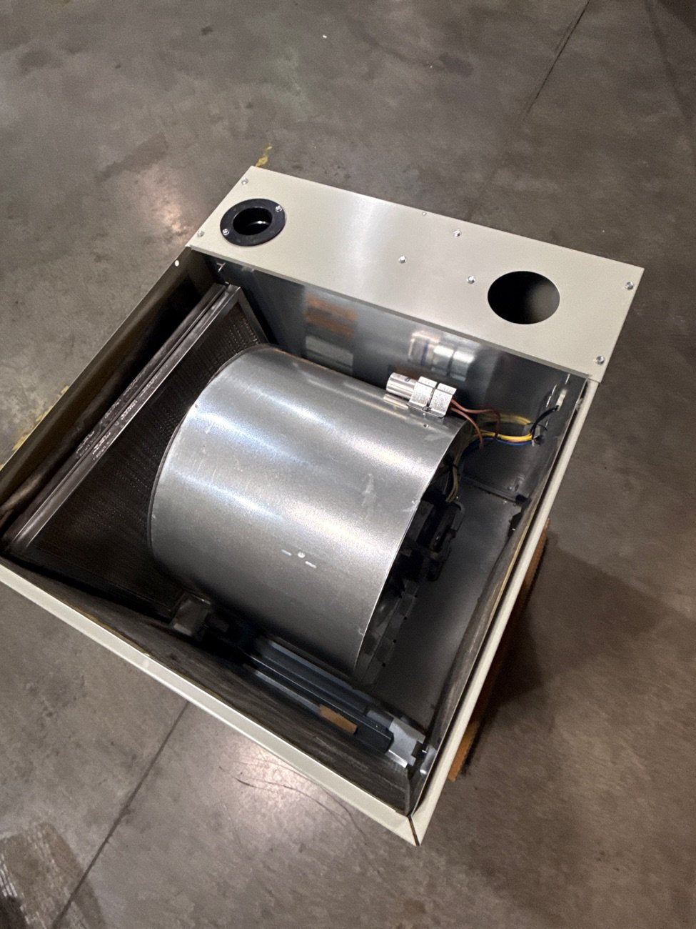 120,000 BTU 1-Stg Downflow/Horizontal PSC Communicating Gas Furnace 91% AFUE 115/60/1 CFM: 2400