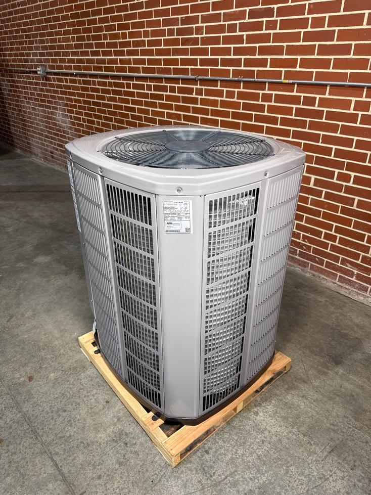 2 Ton Variable Speed Split-System Communicating Heat Pump 208-230/60/1 R410A 20 SEER