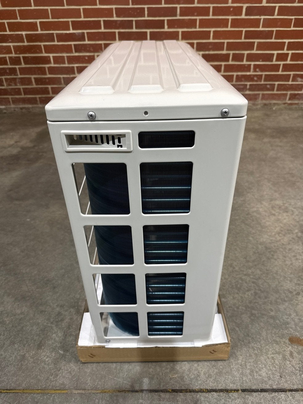 9,000 BTU Single-Zone Outdoor Inverter Heat Pump Mini Split Unit, 15 SEER 208-230/60/1 R-410A
