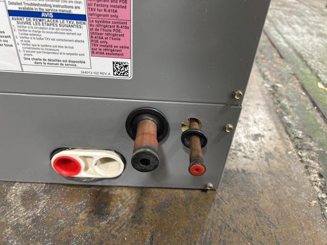 2.5 Ton AC/HP Horizontal Cased Flat Coil, R410A CFM 1200