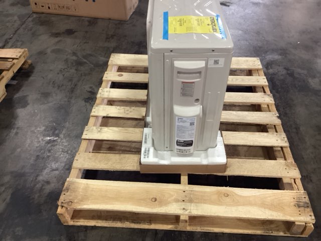12,000 BTU Single-Zone Outdoor Inverter Heat Pump Mini Split Unit, 18 SEER 208-230/60/1 R-410A