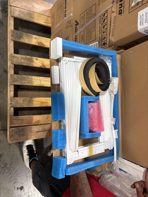 11,600 BTU Room/Window Air Conditioner with 3.5 KW Heat, 208-230/60/1, R-410A