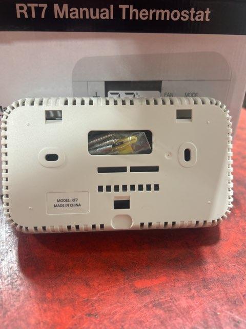 Non-Programmable 24 V Heat Pump PTAC Thermostat