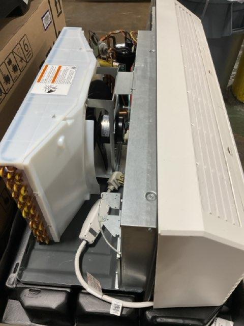 7,000 BTU Packaged Terminal Heat Pump with 5 KW Heat, 208-230/60/1, R-410A