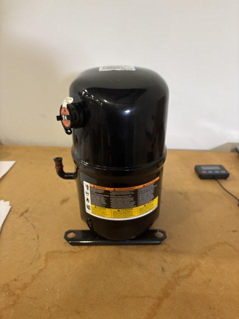 2.5 Ton Single-Stage AC Reciprocating Compressor 220-240/265/50/60/1 R22