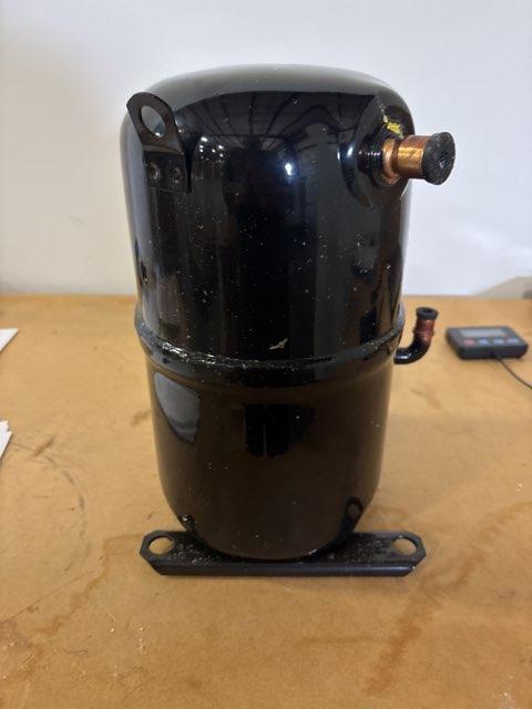 2.5 Ton Single-Stage AC Reciprocating Compressor 220-240/265/50/60/1 R22