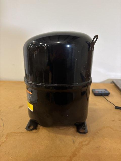 2.5 Ton Single-Stage AC Reciprocating Compressor 220-240/265/50/60/1 R22