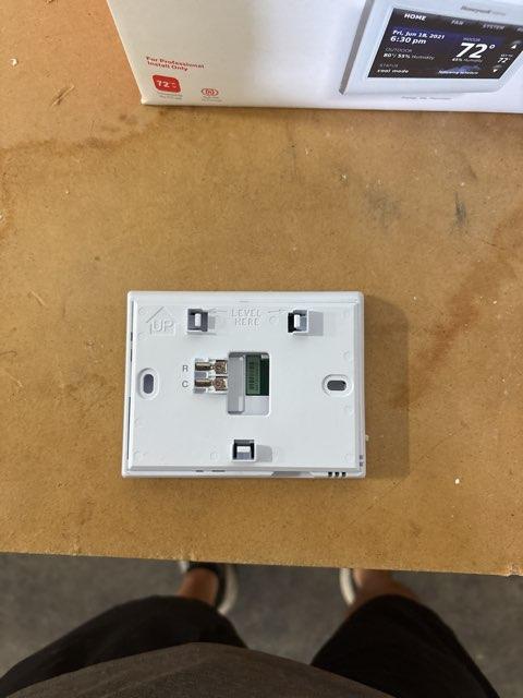 Programmable Prestige IAQ Multi-Stage 24 V Heat Pump Thermostat