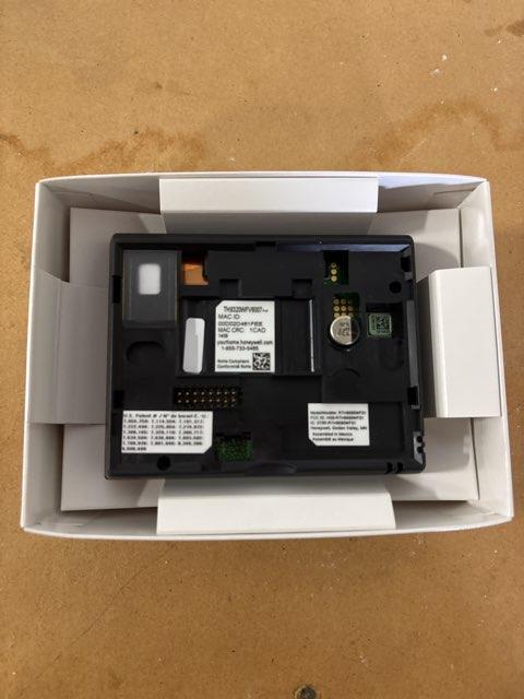 Programmable Voice Control Multi-Stage 24 V Heat Pump/Conventional Thermostat