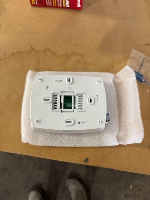 Programmable Multi-Stage 24 V Heat Pump Thermostat