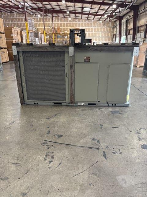 12.5 Ton Three-Stage Convertible Packaged Air Conditioning Unit, 11 EER, 208-230/60/3, R410A