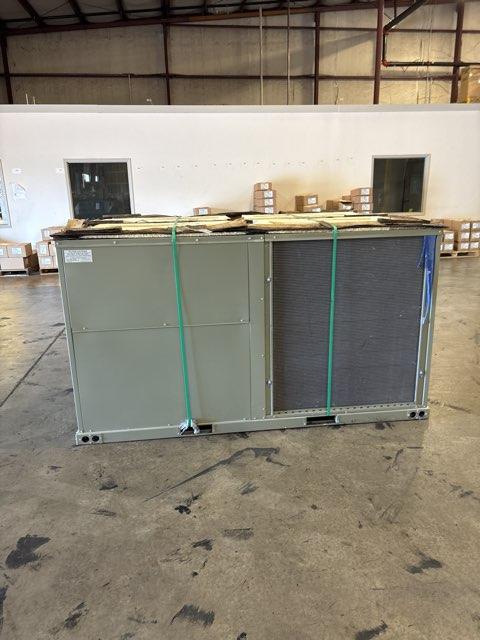 12.5 Ton Two-Stage Convertible Packaged Air Conditioning Unit, 11 EER, 208-230/60/3, R410A