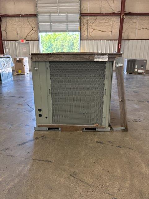 7.5 Ton Three-Stage Convertible Packaged Air Conditioning Unit, 11.2 EER, 208-230/60/3, R410A