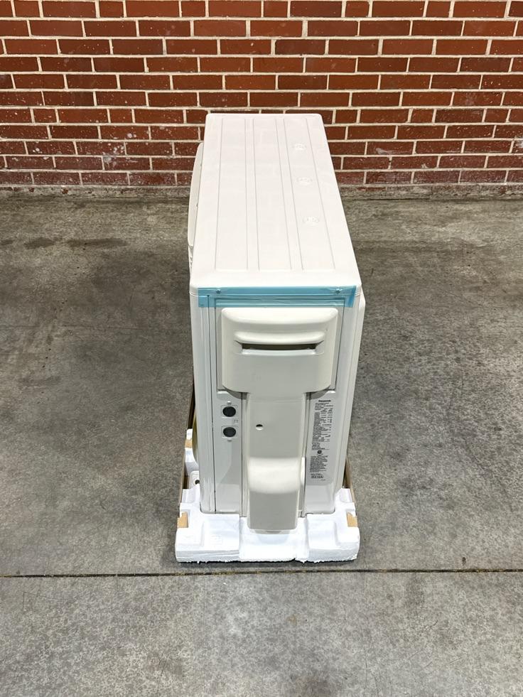 25,400 BTU Single-Zone Outdoor Inverter Heat Pump Mini Split Unit, 16 SEER 208-230/60/1 R-410A