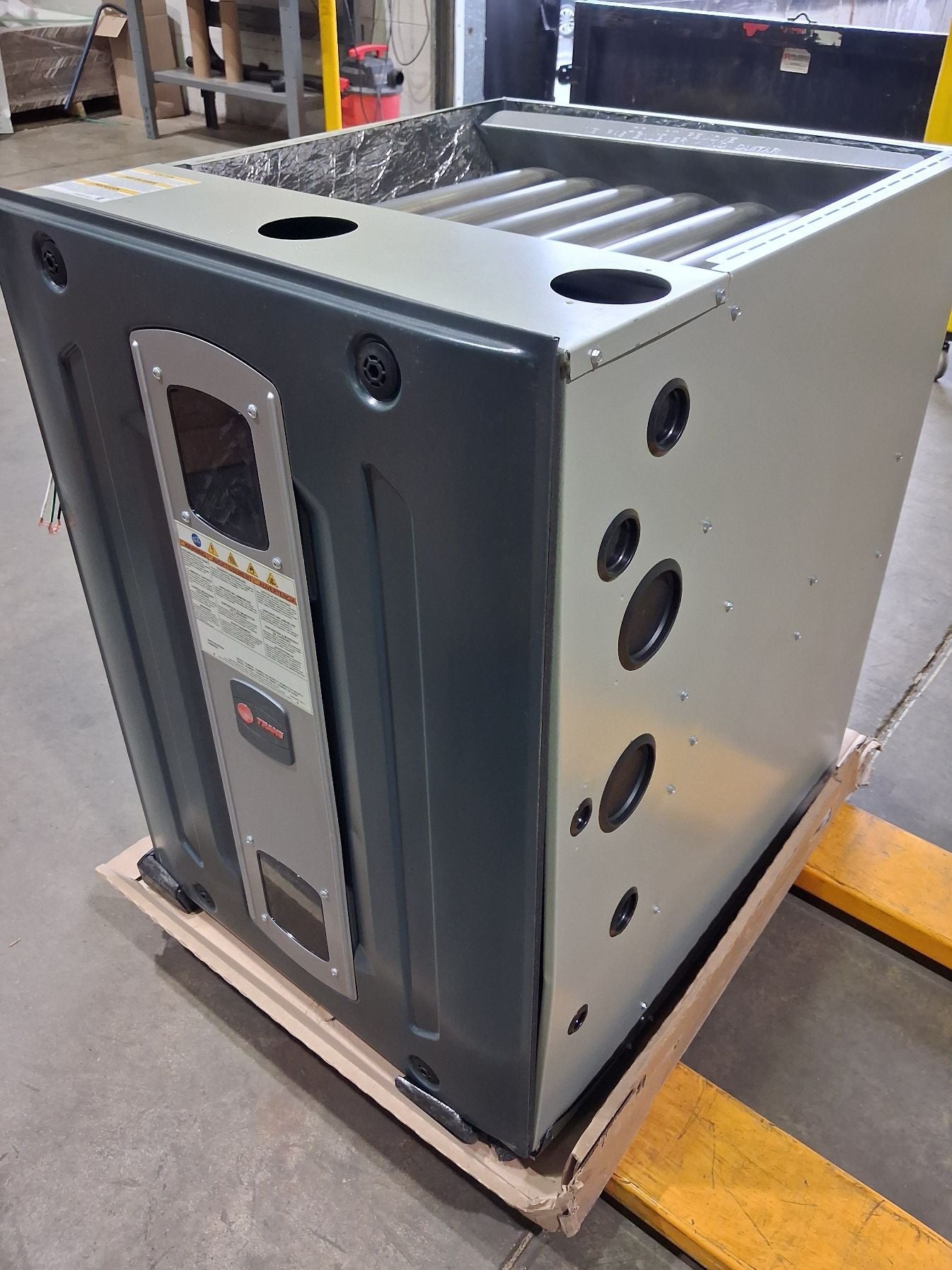 120,000 BTU Two-Stage Upflow/Horizontal ECM Variable Speed Gas Furnace 96% AFUE 120/60/1 CFM: 2280