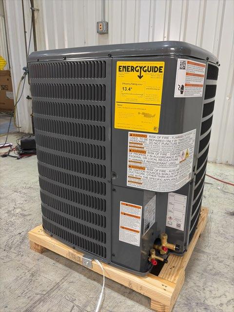 2.5 Ton Single-Stage Split-System Air Conditioner 208-230/60/1 R32 13.4 SEER2