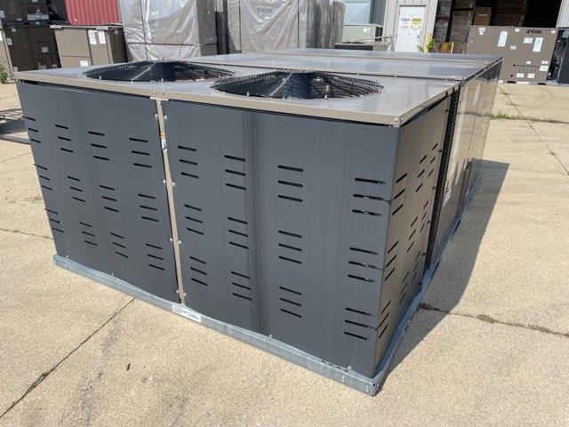 17.5 Ton Four-Stage Downflow Natural Gas/Electric Packaged Unit, 10.8 EER, 208-230/60/3, R410A