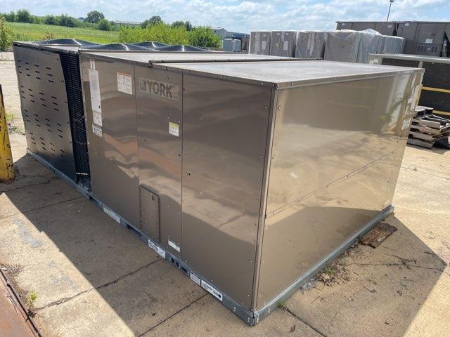 17.5 Ton Four-Stage Downflow Natural Gas/Electric Packaged Unit, 12.2 EER, 208-230/60/3, R410A